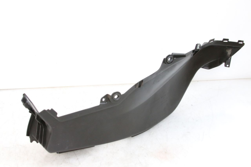 photo de RIGHT FLOOR PANEL HONDA FORZA 125 (2015 - 2016) - Technical close-up