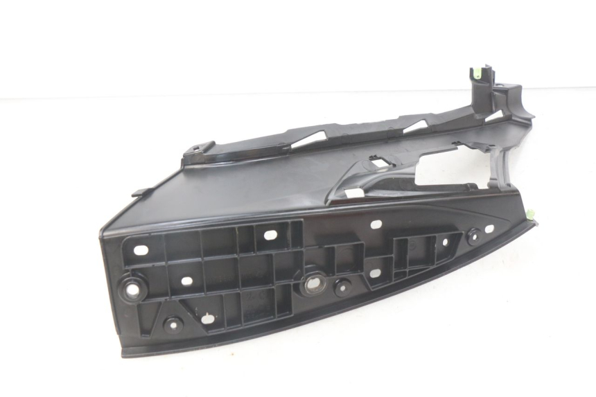 photo de RIGHT FOOTREST PEUGEOT GEOPOLIS 400 (2007 - 2013) - Zoom on usage condition