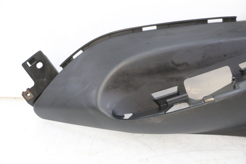 photo de RIGHT FLOOR PANEL MBK OVETTO ONE 2T 50 (2013 - 2017) - Additional view of the item