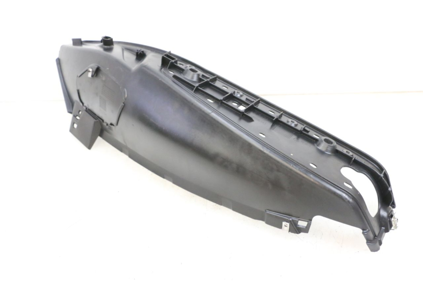 photo de RIGHT FLOOR PANEL PIAGGIO MP3 HPE 350 (2018 - 2020) - Zoom on usage condition