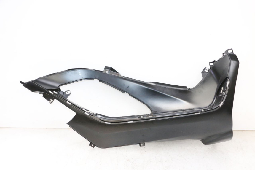 photo de RIGHT FLOOR PANEL PIAGGIO MP3 HPE 300 (2019 - 2026) - Main view