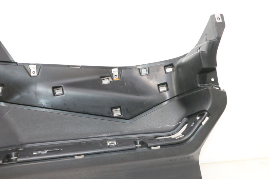 photo de RIGHT FLOOR PANEL PIAGGIO MP3 HPE 530 (2022 - 2026) - Detailed visual inspection