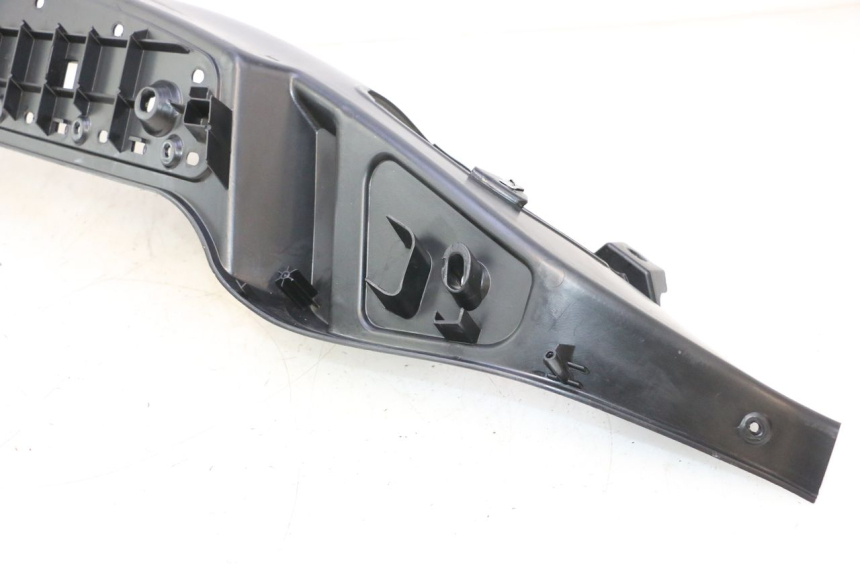 photo de RIGHT FOOTREST PIAGGIO MP3 LT 400 (2007 - 2012) - Alternative perspective