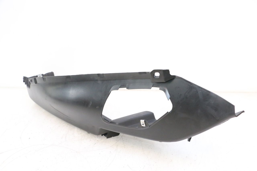 photo de RIGHT FOOTREST PIAGGIO MP3 LT 400 (2007 - 2012) - Fixing points details