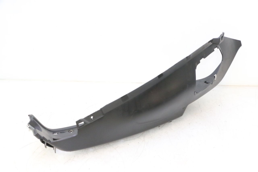 photo de RIGHT FOOTREST PIAGGIO MP3 LT 400 (2007 - 2012) - Surface and material condition