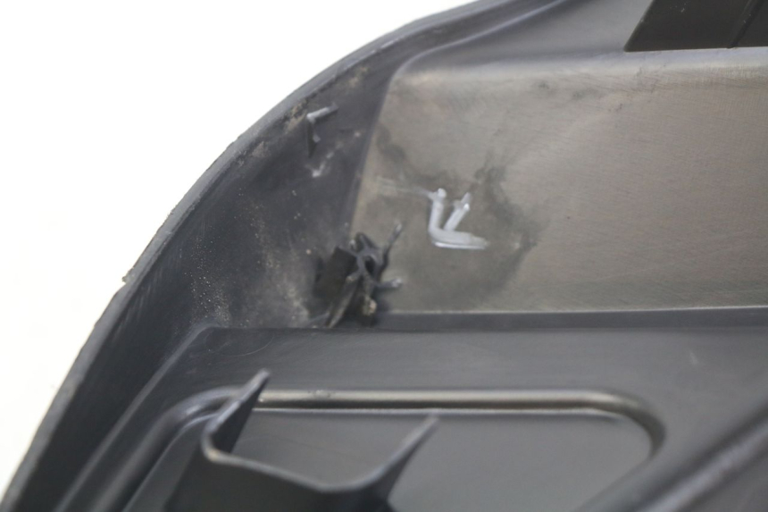 photo de RIGHT FOOTREST PIAGGIO MP3 125 (2006 - 2014) - Component detail