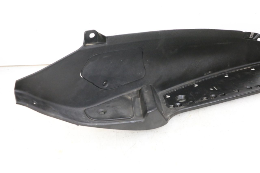 photo de RIGHT FLOOR PANEL PIAGGIO MP3 500 (2011 - 2015) - Technical close-up