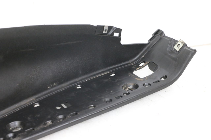 photo de RIGHT FLOOR PANEL PIAGGIO MP3 500 (2011 - 2015) - Product overview
