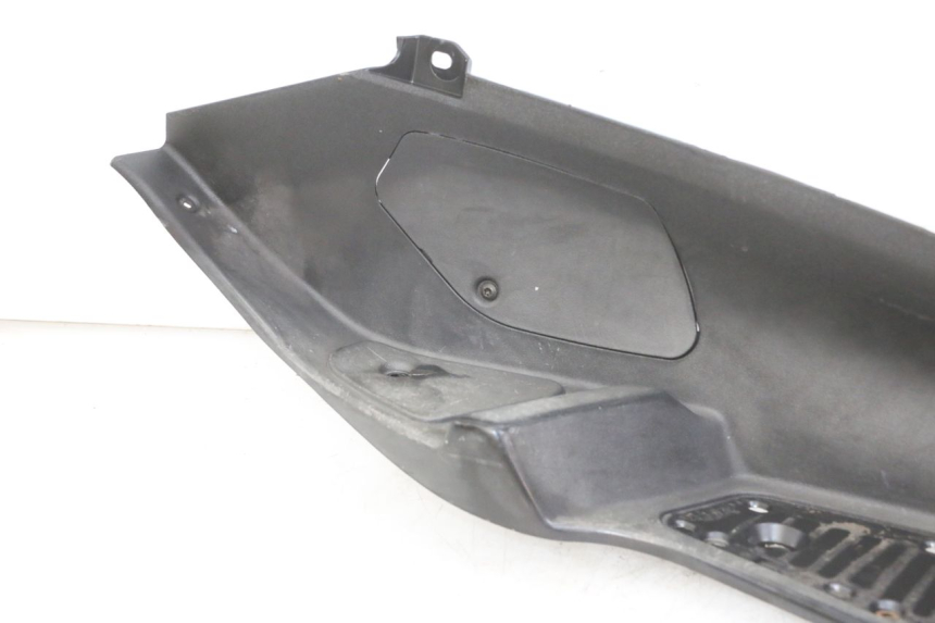 photo de RIGHT FLOOR PANEL PIAGGIO MP3 500 (2011 - 2015) - Additional view of the item