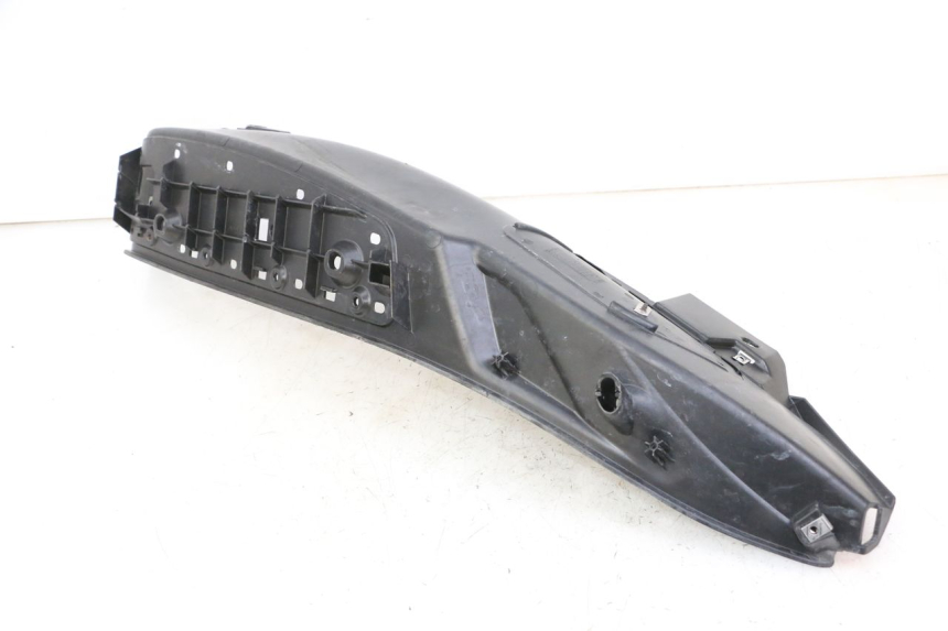 photo de RIGHT FOOTREST PIAGGIO MP3 500 (2014 - 2017) - Zoom on usage condition