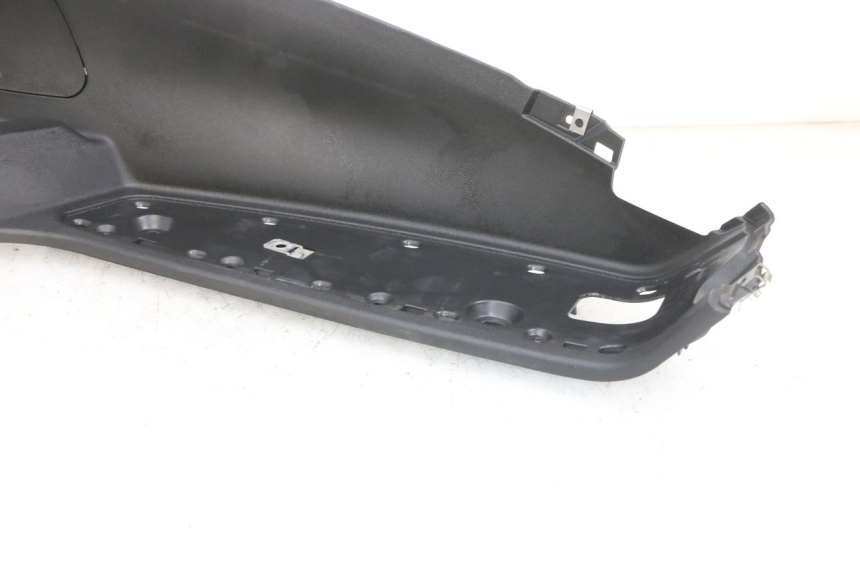 photo de RIGHT FOOTREST PIAGGIO MP3 RL 250 (2006 - 2010) - Checked used part