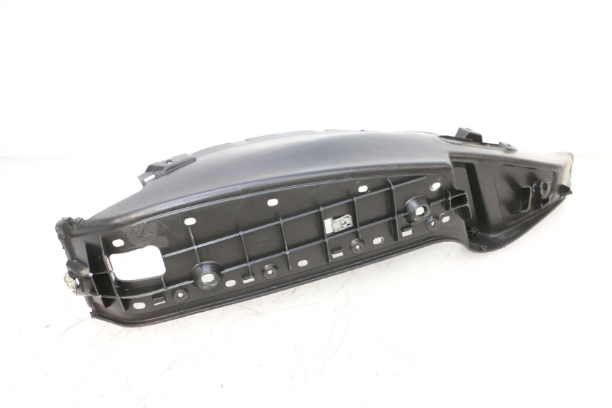 photo de RIGHT FOOTREST PIAGGIO MP3 RL 250 (2006 - 2010) - Zoom on usage condition