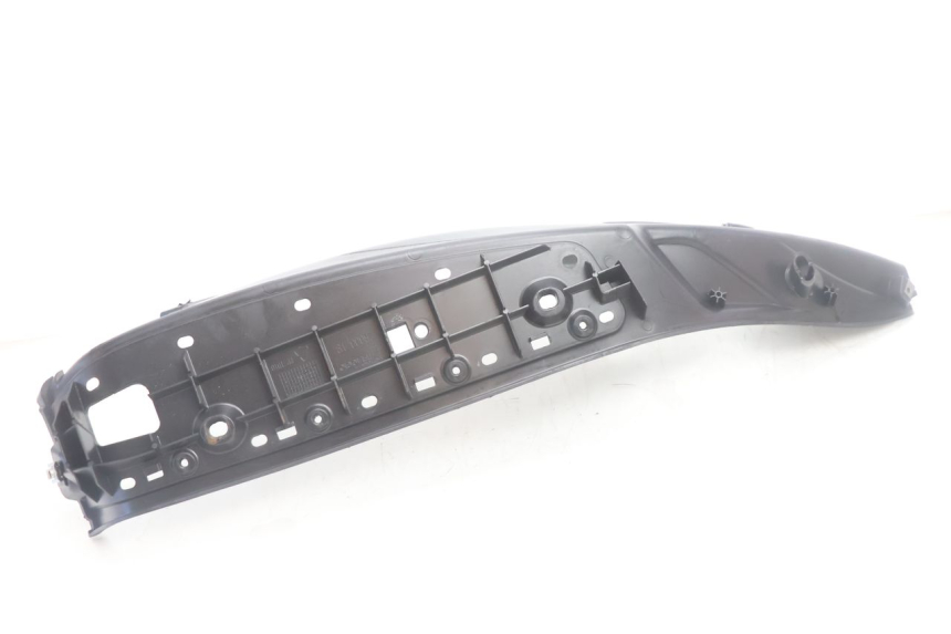 photo de RIGHT FLOOR PANEL PIAGGIO MP3 500 (2016 - 2018) - Fixing points details
