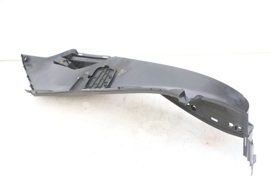 photo de RIGHT FLOOR PANEL PEUGEOT SATELIS 125 (2013 - 2018) - Component detail