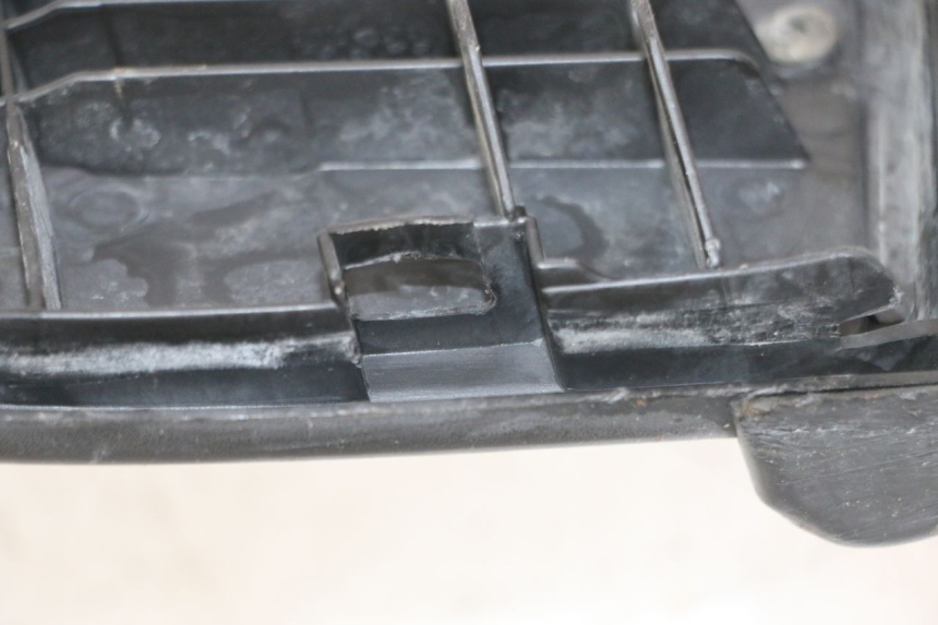 photo de RIGHT FLOOR PANEL HONDA X8R 50 (1998 - 2003) - Zoom on usage condition