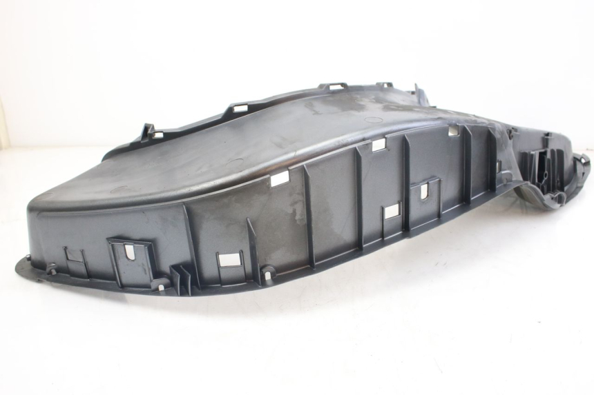 photo de RIGHT FOOTREST PIAGGIO X9 EVOLUTION 125 (2003 - 2007) - Technical close-up