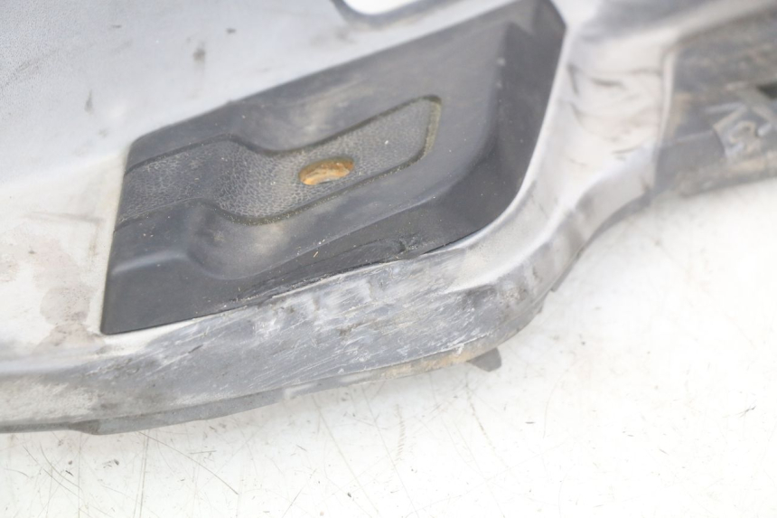 photo de RIGHT FOOTREST PIAGGIO X9 EVOLUTION 125 (2003 - 2007) - Fixing points details