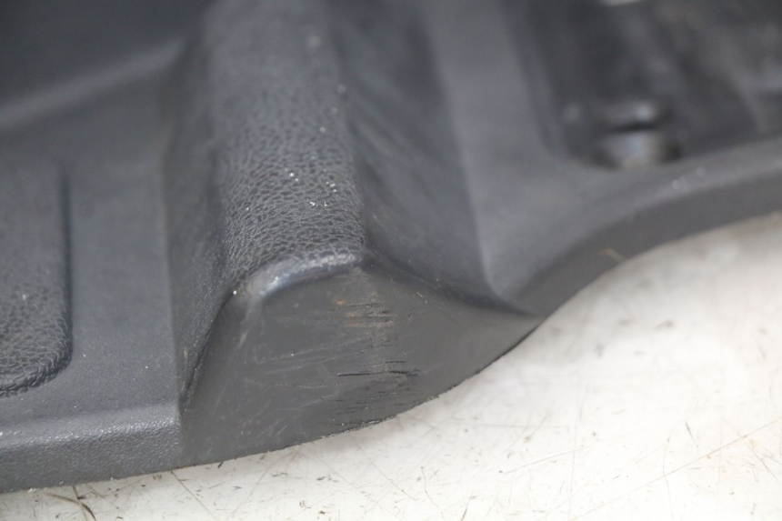 photo de RIGHT FOOTREST PIAGGIO XEVO - X EVO 125 (2007 - 2017) - Checked used part