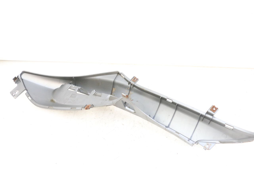 photo de RIGHT FOOTREST YAMAHA NEOS NEO'S 4T 50 (2008 - 2016) - Alternative perspective