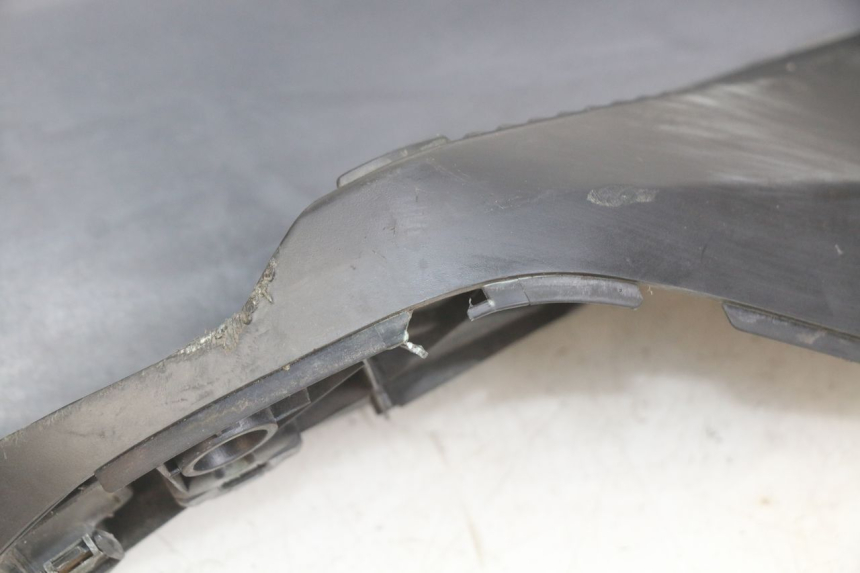 photo de RIGHT FOOTREST YAMAHA YP MAJESTY 400 (2004 - 2008) - Zoom on usage condition