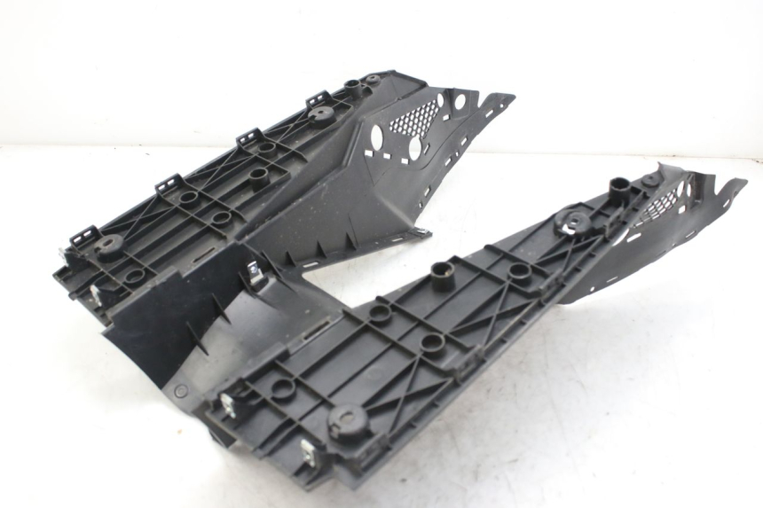 photo de FOOTREST WAYSCRAL E-SPEED 1 (2022 - 2024) - Surface and material condition