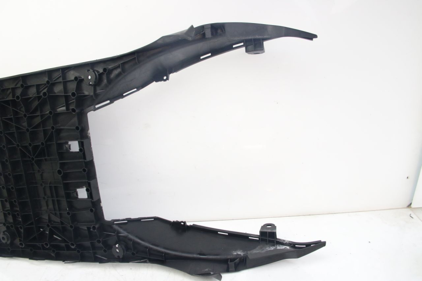 photo de FOOTREST YAMAHA D'ELIGHT DELIGHT 125 (2017 - 2020) - Fixing points details