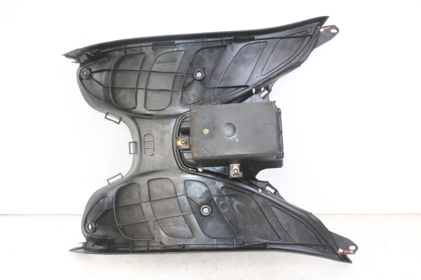 photo de FOOTREST PEUGEOT ELYSEO 125 (1999 - 2004) - Focus on structure