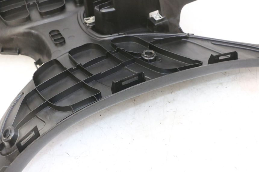 photo de FLOOR PANEL PEUGEOT ELYSTAR 125 (2002 - 2007) - Fixing points details