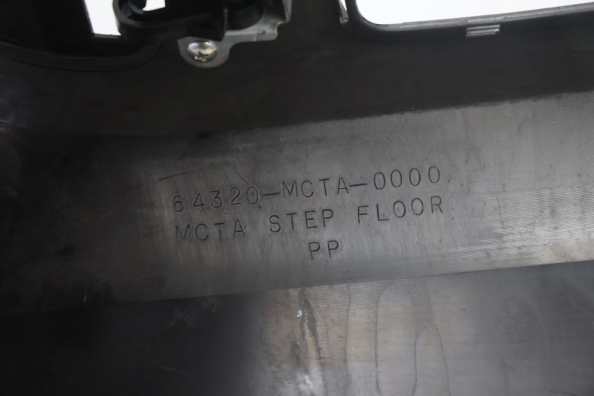 photo de FLOOR PANEL HONDA FJS SILVER WING SILVERWING 400 (2005 - 2008) - Distinctive features