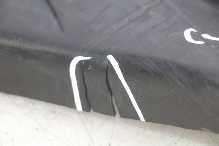 photo de FLOOR PANEL PIAGGIO FLY 2T 50 (2004 - 2017) - Surface and material condition