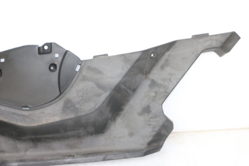 photo de LEFT FLOOR PANEL QUADRO 4 4D 350 (2015 - 2018) - Additional view of the item