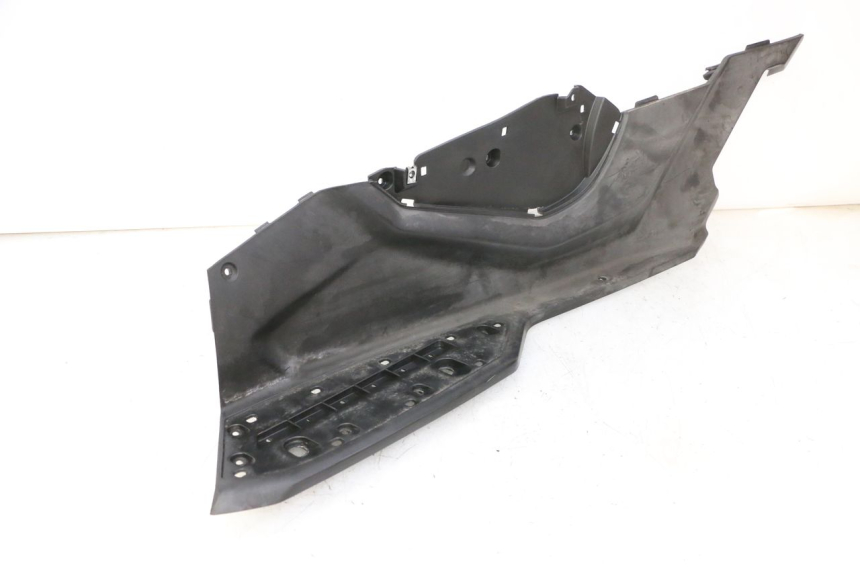 photo de LEFT FLOOR PANEL QUADRO 4 4D 350 (2015 - 2018) - Surface and material condition