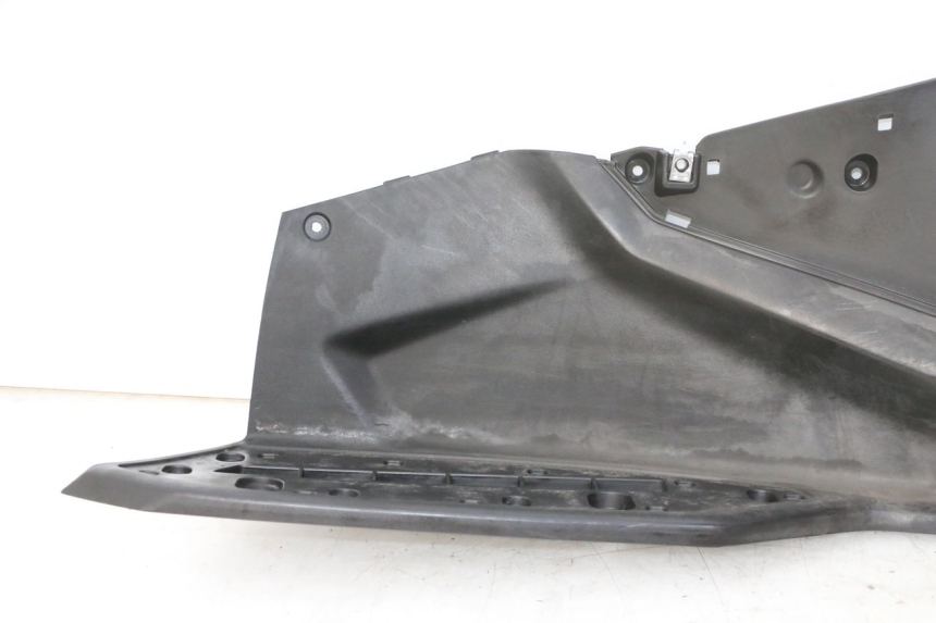 photo de LEFT FLOOR PANEL QUADRO 4 4D 350 (2015 - 2018) - Checked used part