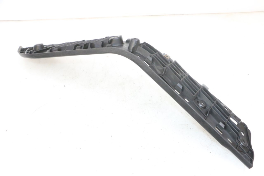 photo de LEFT FOOTPEG SUZUKI BURGMAN 650 (2013 - 2020) - Alternative perspective