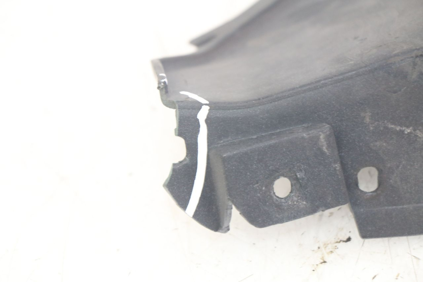 photo de LEFT FOOTREST BMW C1 125 (2000 - 2003) - Surface and material condition