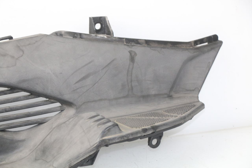 photo de LEFT FOOTREST KYMCO DINK STREET 125 (2009 - 2014) - Additional view of the item