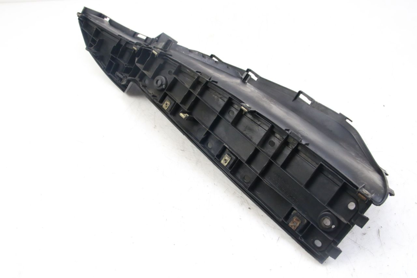 photo de LEFT FOOTREST KYMCO DINK STREET 125 (2009 - 2014) - Zoom on usage condition