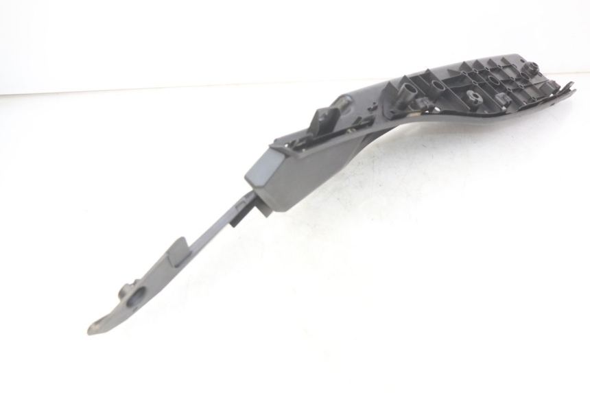 photo de LEFT FOOTREST KYMCO DOWNTOWN ABS 125 (2015 - 2017) - Zoom on usage condition