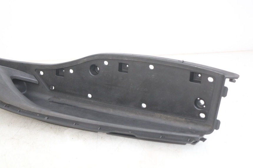 photo de LEFT FOOTREST KYMCO DOWNTOWN ABS 125 (2015 - 2017) - Technical close-up