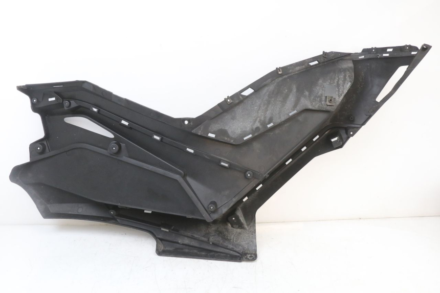 photo de LEFT FLOOR PANEL LONGJIA EASY MAX 125 (2020 - 2024) - Alternative perspective