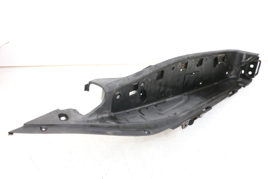 photo de LEFT FOOTREST HONDA FES S-WING SWING ABS 125 (2007 - 2015) - Fixing points details