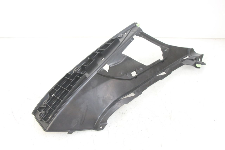photo de LEFT FLOOR PANEL PEUGEOT GEOPOLIS RS 125 (2007 - 2009) - Alternative perspective