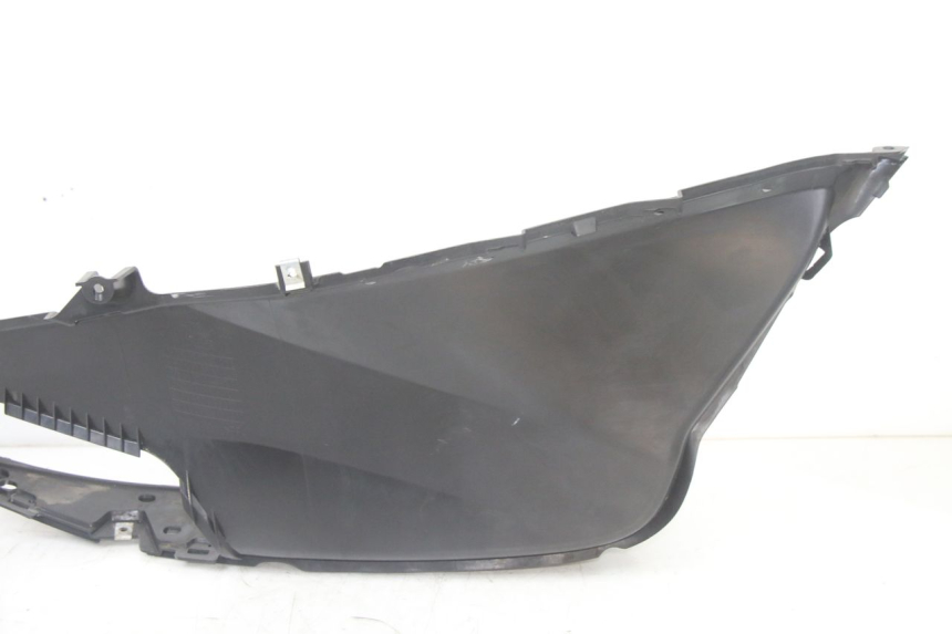 photo de LEFT FLOOR PANEL HONDA PCX (JF57/JF64) 125 (2014 - 2018) - Fixing points details