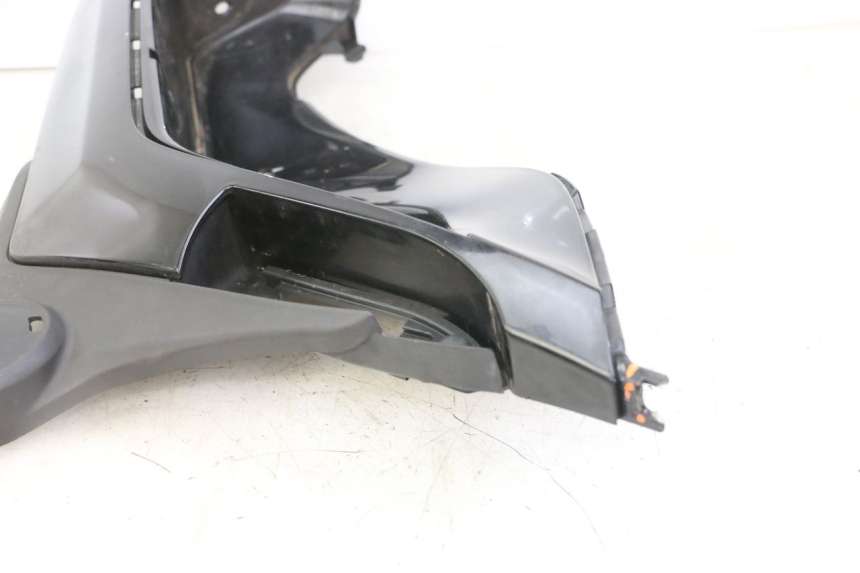 photo de LEFT FLOOR PANEL PIAGGIO IE MP3 YOURBAN 300 (2011 - 2016) - Distinctive features