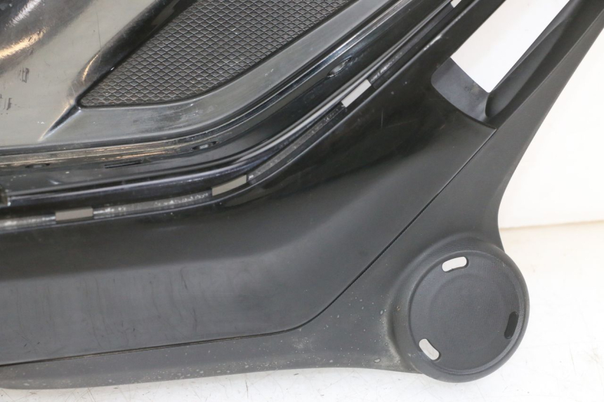 photo de LEFT FLOOR PANEL PIAGGIO IE MP3 YOURBAN 300 (2011 - 2016) - Focus on structure