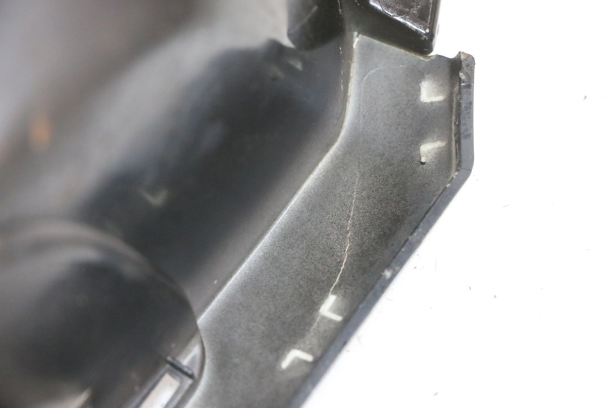 photo de LEFT FLOOR PANEL PIAGGIO IE MP3 YOURBAN 300 (2011 - 2016) - Surface and material condition