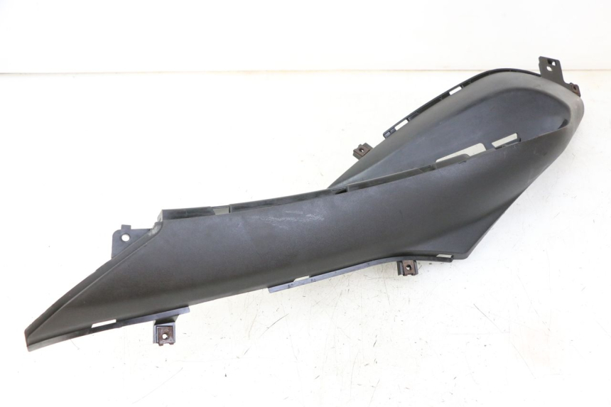 photo de LEFT FLOOR PANEL MBK OVETTO ONE 2T 50 (2013 - 2017) - Surface and material condition