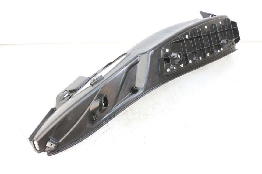 photo de LEFT FLOOR PANEL PIAGGIO MP3 HPE 350 (2018 - 2020) - Zoom on usage condition