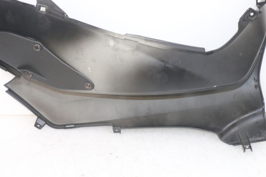 photo de LEFT FLOOR PANEL PIAGGIO MP3 HPE 300 (2019 - 2026) - Alternative perspective