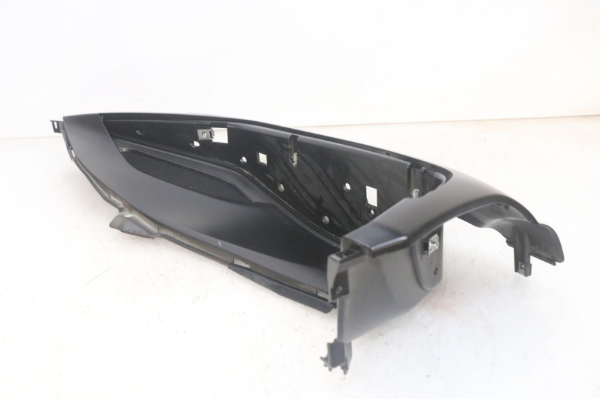 photo de LEFT FLOOR PANEL PIAGGIO MP3 HPE 300 (2019 - 2026) - Fixing points details